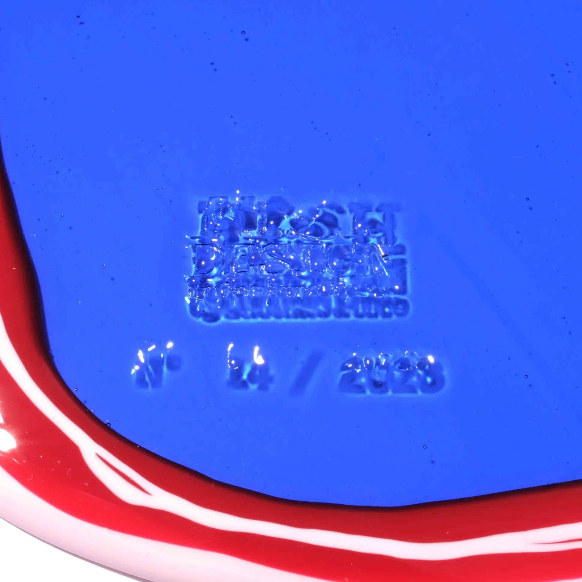 look_at_me_mirror__clear__3-4.webp Look At Me Mirror - Clear Blue, Matt Red And Pink