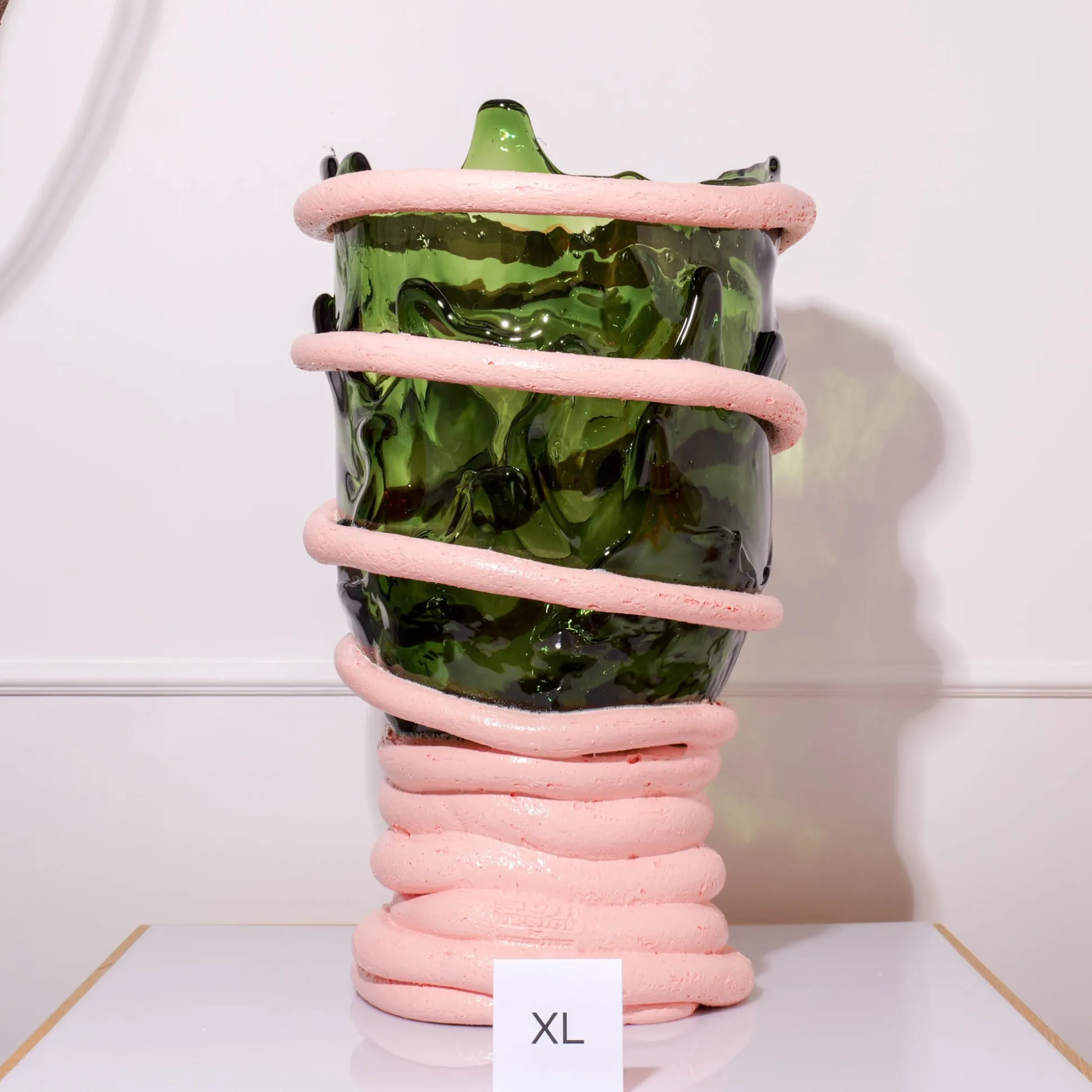 pompitu_i_vase__bottle_gr_10.webp Pompitu I Vase - Bottle Green, Salmon