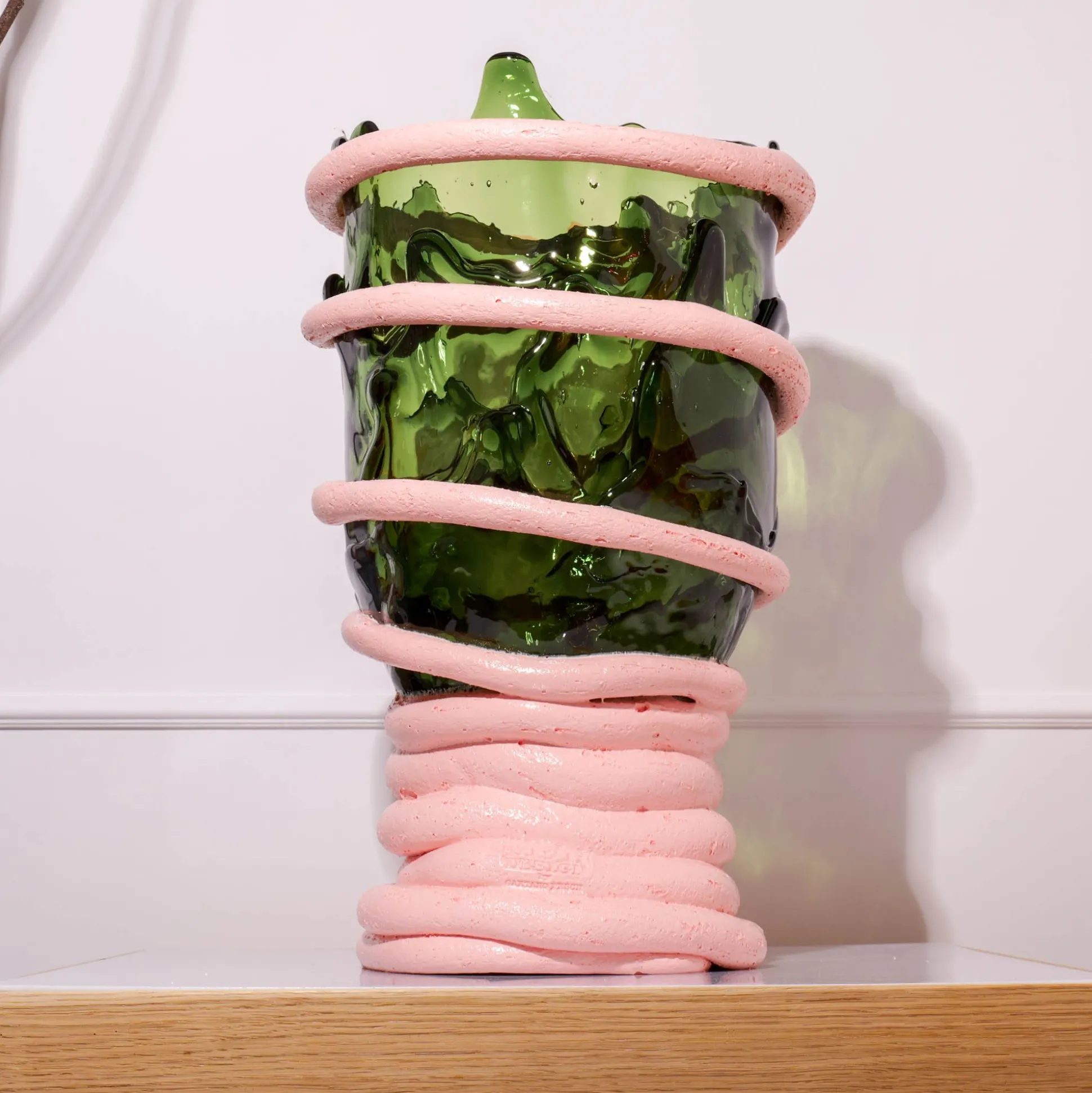 pompitu_i_vase__bottle_gr_11.webp Pompitu I Vase - Bottle Green, Salmon