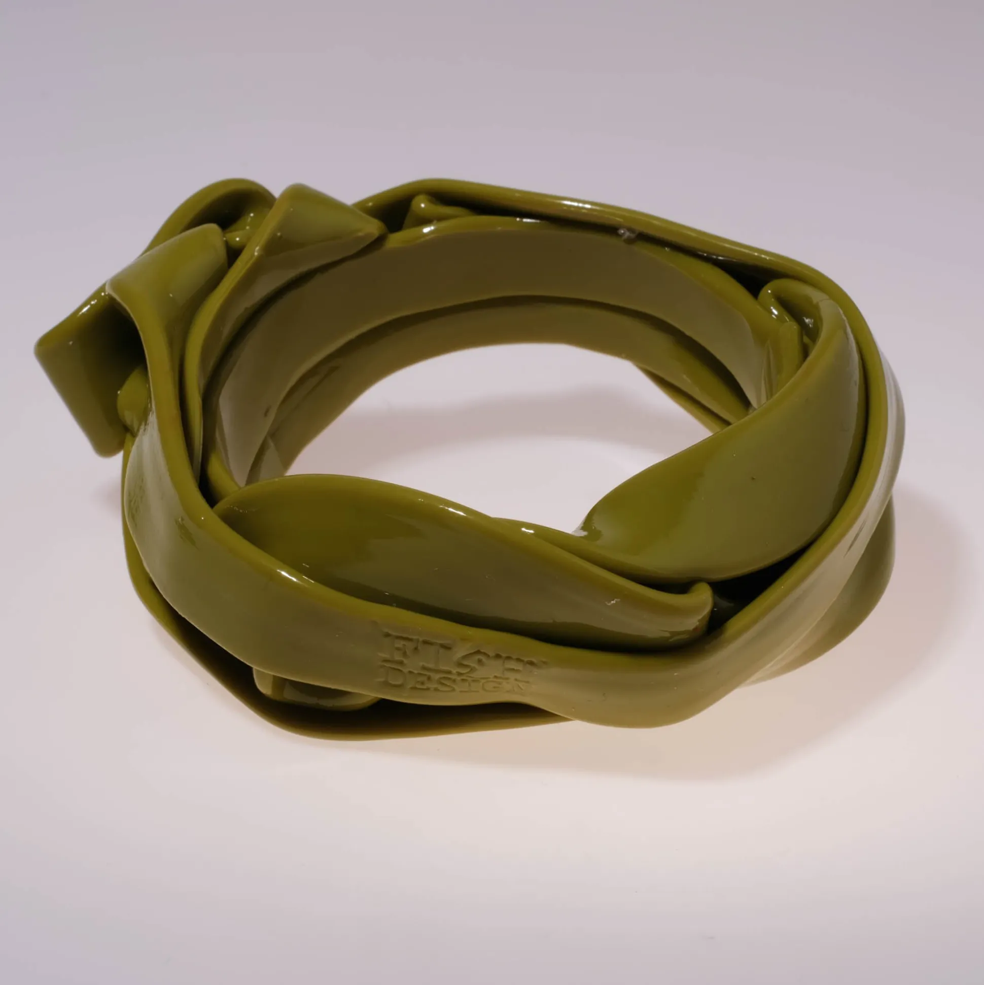 ribbon_bracelet__matt_dus_1.webp Ribbon Bracelet - Matt Dust Green
