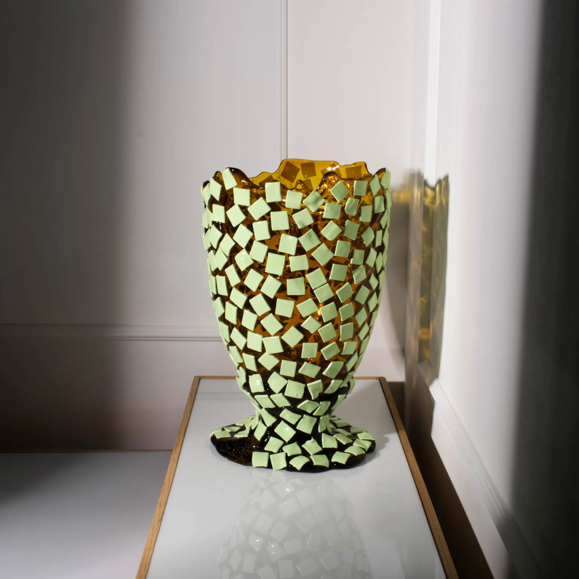 rock_vase__clear_amber_mi_11.webp Rock Vase - Clear Amber, Mint