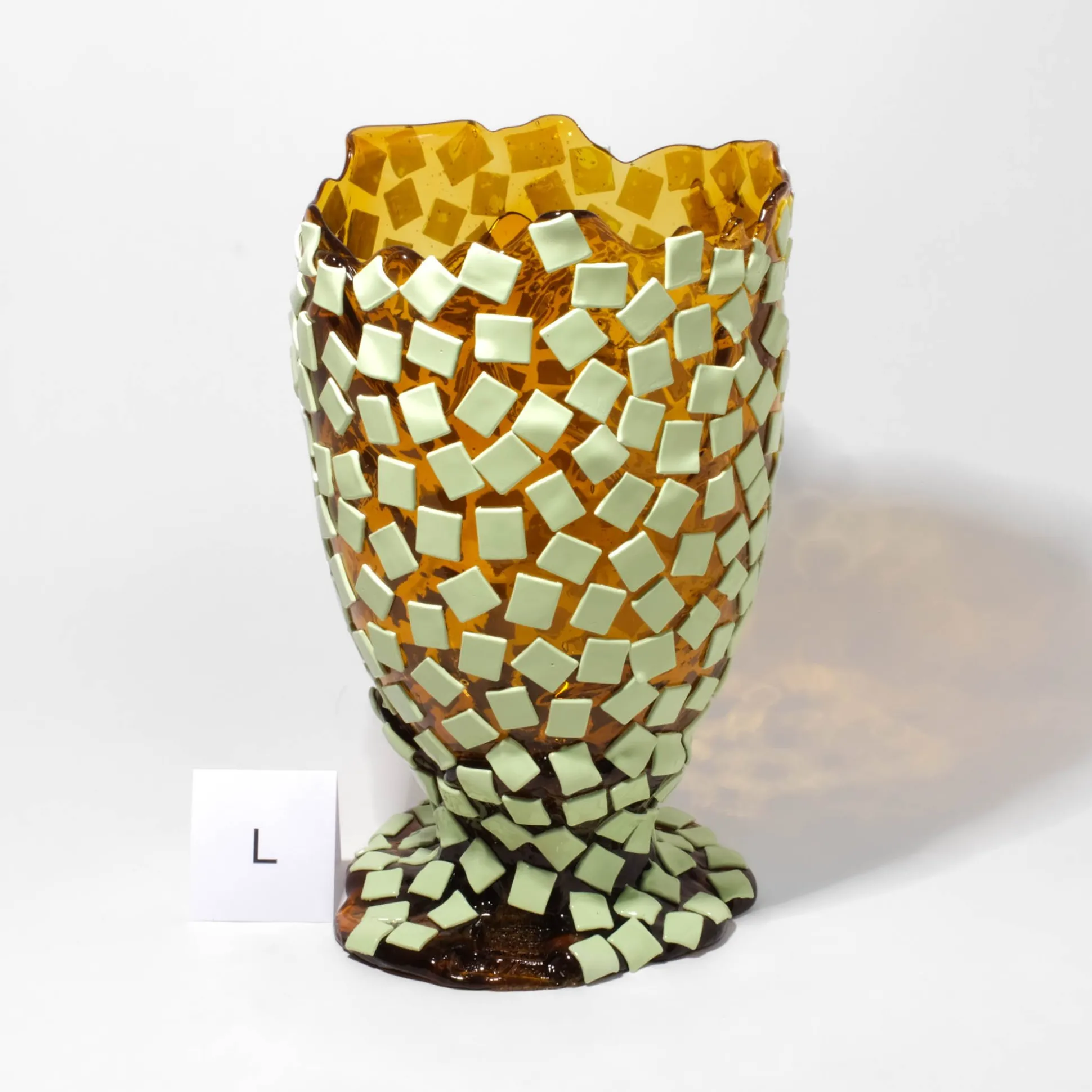 rock_vase__clear_amber_mi_8.webp Rock Vase - Clear Amber, Mint