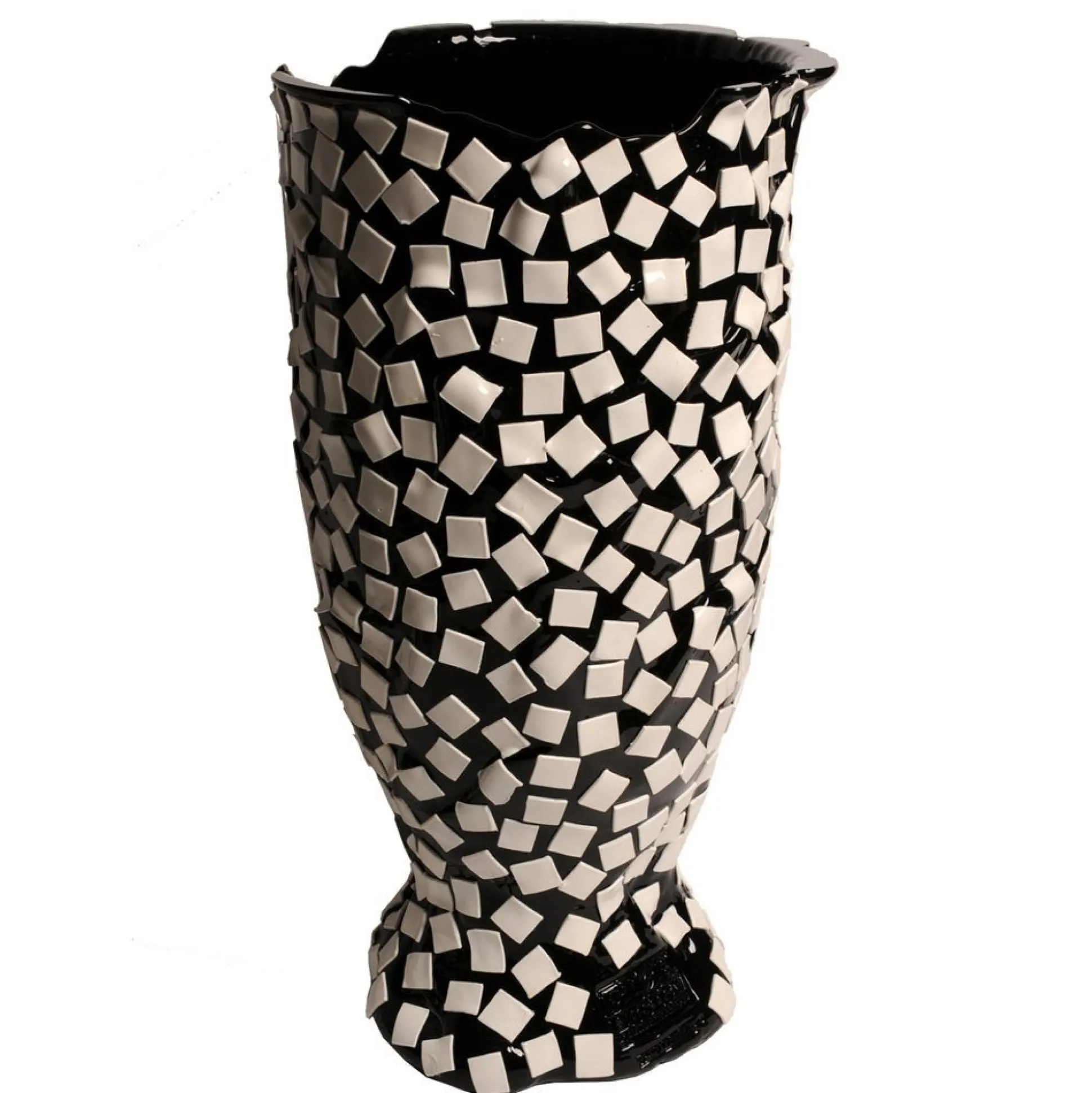 rock_vase__matt_black_whi_4.webp Rock Vase - Matt Black, White
