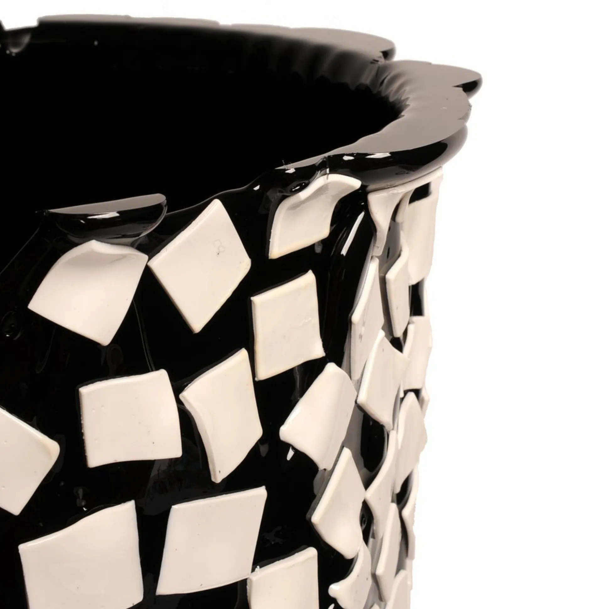 rock_vase__matt_black_whi_7.webp Rock Vase - Matt Black, White