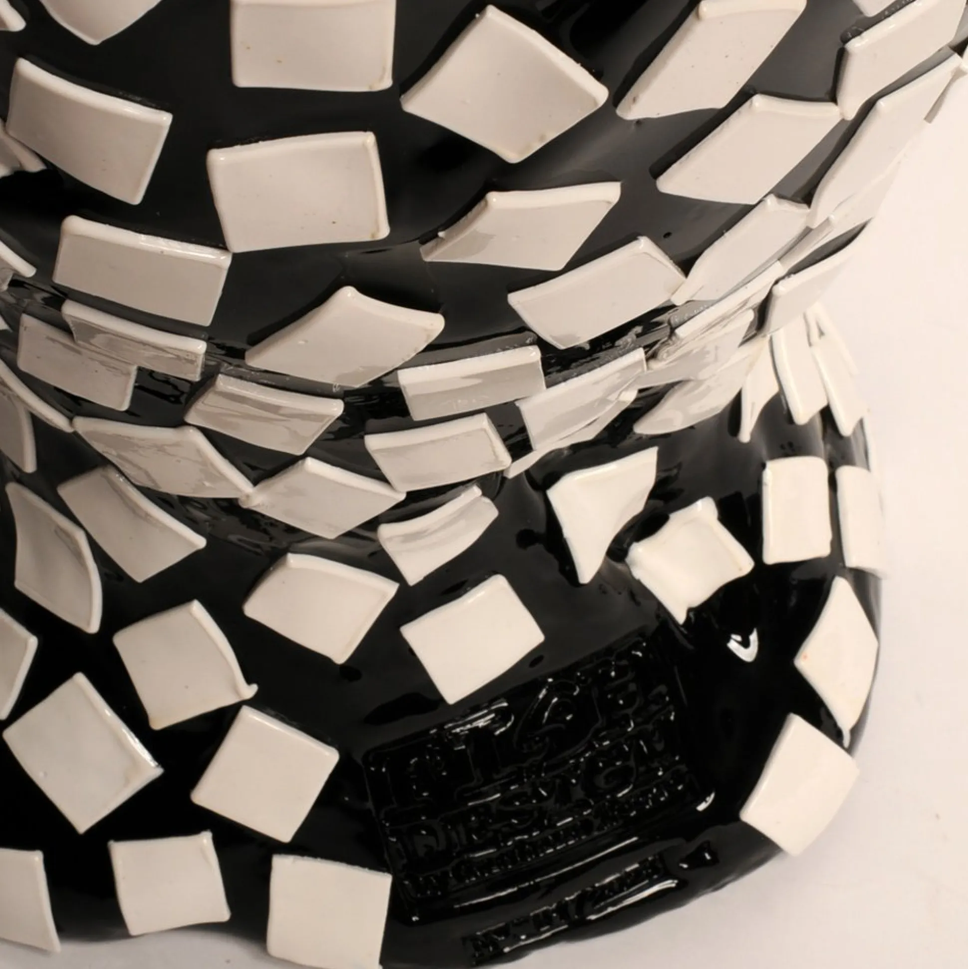 rock_vase__matt_black_whi_8.webp Rock Vase - Matt Black, White