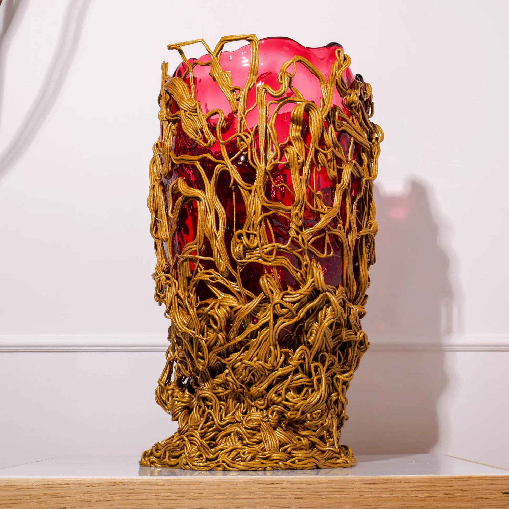 spaghetti_special_vase__c_10.webp Spaghetti Special Vase - Clear Light Fuchsia And Gold