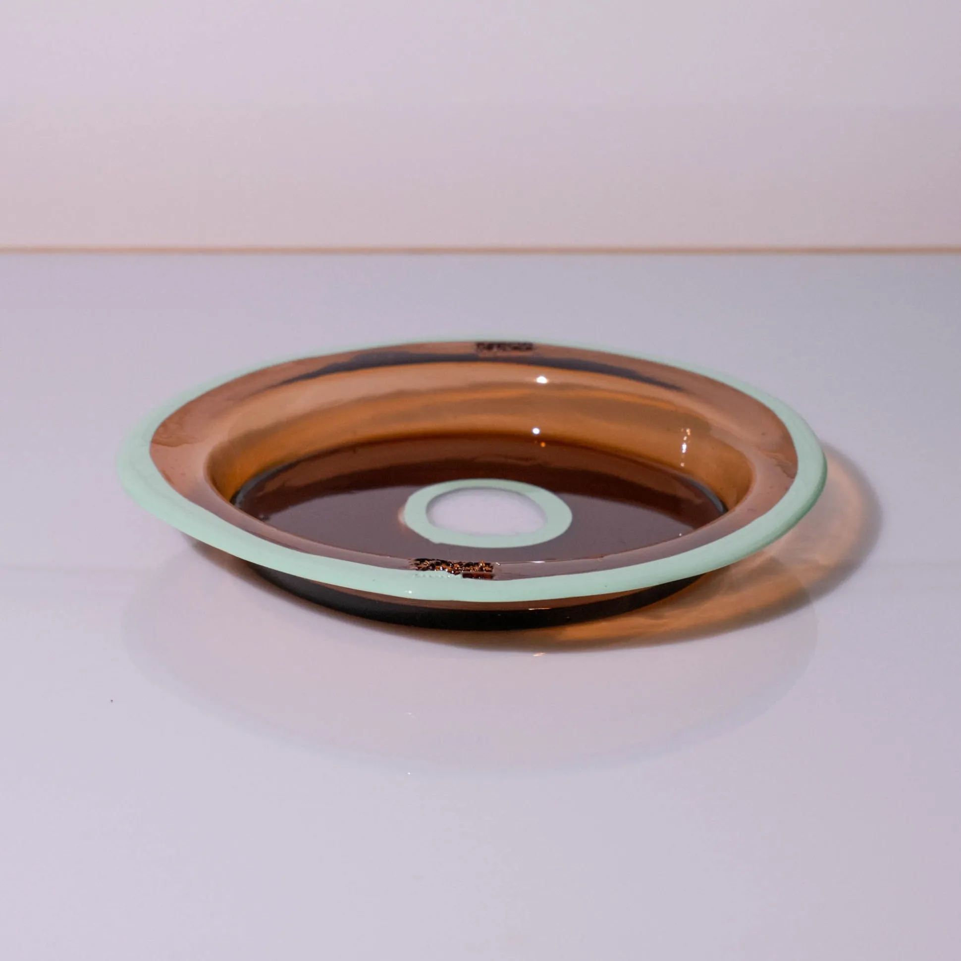 try_tray_round__clear_bro_1.webp Try Tray Round - Clear Brown, Aqua