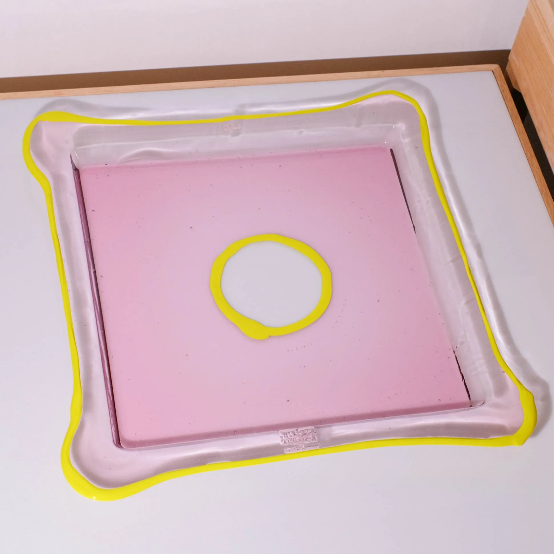 try_tray_square__clear_an_5.webp Try Tray Square - Clear Antique Pink, Fluo Yellow